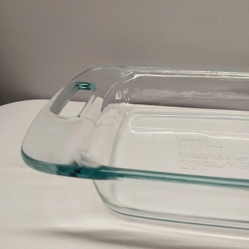 Pyrex Easy Grab 9x13 Glass Baking Dish Rectangular Casserole Pan Clear